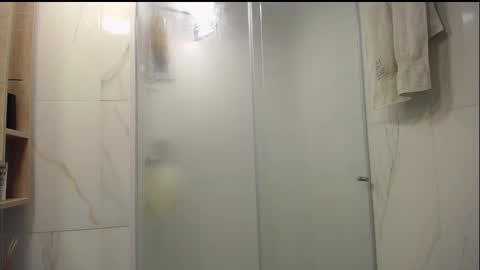 Snapshot of santii_rose chatting on October 23, 11:31 am Santii online show from October 23, 11:31 am