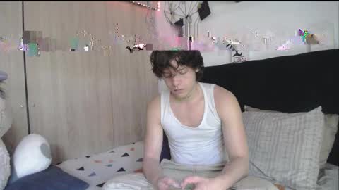 Santii online show from April 18, 2:43 pm