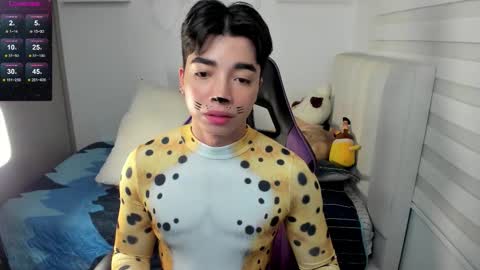 Mr. Santiago online show from October 31, 1:34 pm