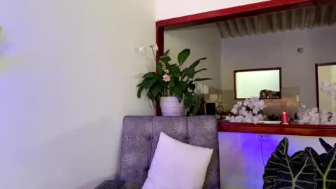 Snapshot of santy_0908 chatting on December 14, 8:46 pm santy online show from December 14, 8:46 pm