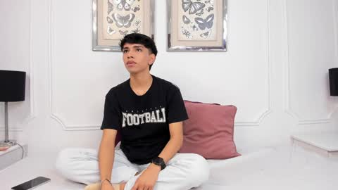 Santiago Carrington online show from December 29, 1:49 pm