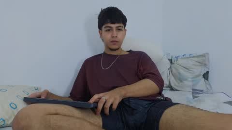 santybig18 online show from December 6, 1:51 am