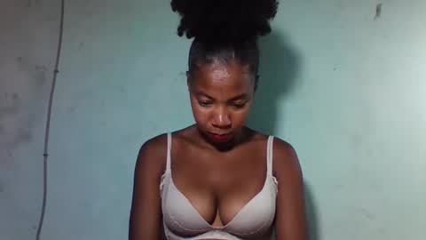 sanyah0123 online show from December 19, 11:50 am