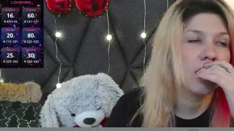 Snapshot of sanyaseraphine0 chatting on November 14, 7:23 pm sanyaseraphine0 online show from November 14, 7:23 pm