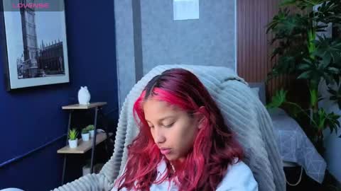 Snapshot of saphiire_ chatting on May 20, 2:23 pm saphi online show from May 20, 2:23 pm
