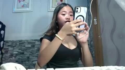 Snapshot of sapphire_amora chatting on November 6, 8:04 am sapphire_amora online show from November 6, 8:04 am