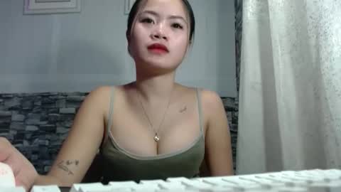 Snapshot of sapphire_amora chatting on December 5, 3:20 pm sapphire_amora online show from December 5, 3:20 pm