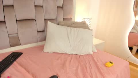 Sara online show from February 26, 6:37 am