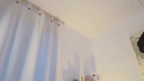 Sara online show from December 16, 8:03 pm