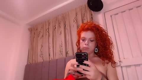 sara_johnson__ online show from April 11, 9:57 am