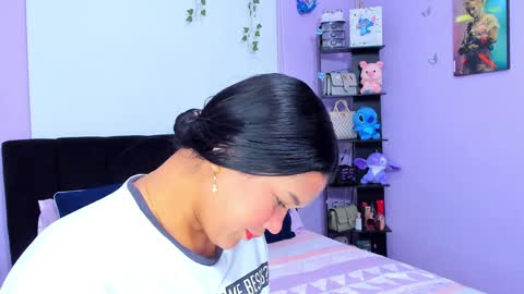 Snapshot of sara_mendez2_ chatting on January 16, 11:27 pm Sara Mendez online show from January 16, 11:27 pm