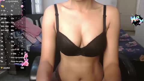 Snapshot of sara_shrma chatting on November 5, 3:28 am sara online show from November 5, 3:28 am