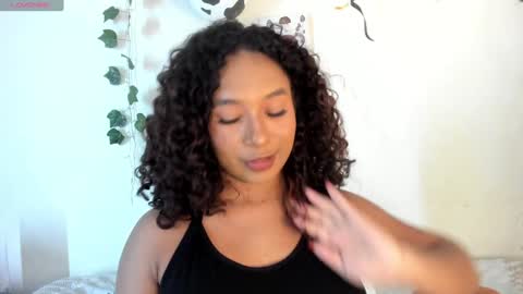 Snapshot of sara_sophiee chatting on December 15, 5:56 am sara sofia online show from December 15, 5:56 am