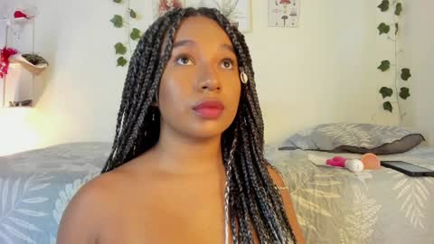 Snapshot of sara_sophiee chatting on January 19, 12:39 pm sara sofia online show from January 19, 12:39 pm