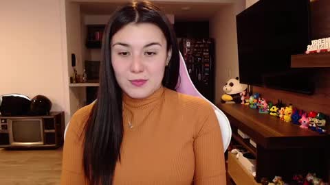 Snapshot of sara_sunrise_ chatting on December 13, 7:53 pm Sara online show from December 13, 7:53 pm