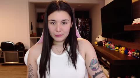 Snapshot of sara_sunrise_ chatting on December 16, 5:22 pm Sara online show from December 16, 5:22 pm