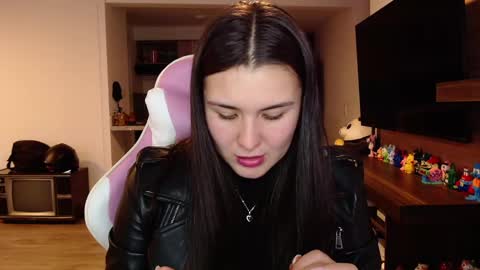 Snapshot of sara_sunrise_ chatting on March 5, 6:45 pm Sara online show from March 5, 6:45 pm