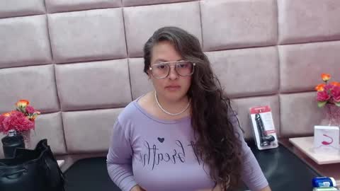 sara_thonson_ online show from February 9, 3:00 am