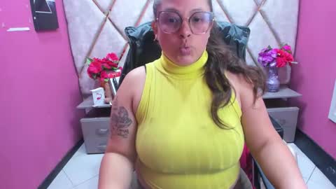 sara_thonson_ online show from January 16, 2:32 pm
