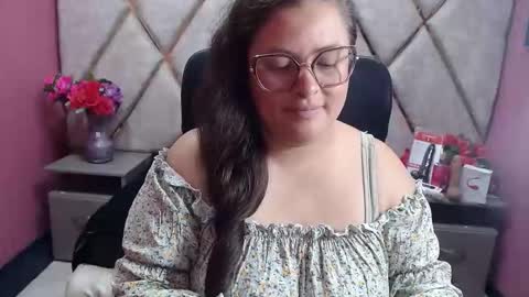 sara_thonson_ online show from February 28, 4:57 am