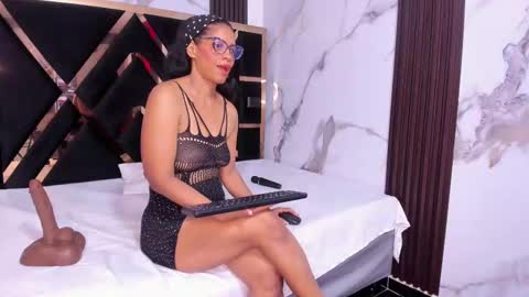 sara_tourner online show from October 10, 11:42 am