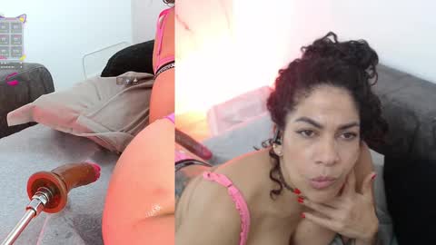 Snapshot of sara_velez_40 chatting on November 11, 10:10 pm sara velez online show from November 11, 10:10 pm