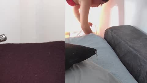 Snapshot of sara_velez_40 chatting on December 5, 10:02 am sara velez online show from December 5, 10:02 am