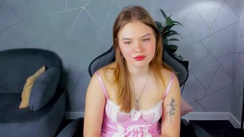 Snapshot of saraa_broown chatting on March 1, 12:56 am Sara online show from March 1, 12:56 am