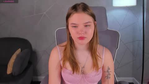 Snapshot of saraa_broown chatting on March 3, 1:12 am Sara online show from March 3, 1:12 am