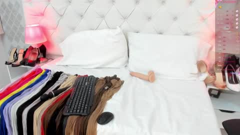 Snapshot of saraa_cute1 chatting on January 9, 6:38 am Saraa Gomez online show from January 9, 6:38 am