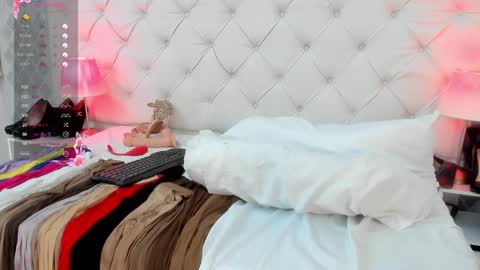 Snapshot of saraa_cute1 chatting on January 17, 9:28 am Saraa Gomez online show from January 17, 9:28 am