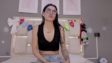 Snapshot of saraa_nix chatting on November 29, 3:09 am sara online show from November 29, 3:09 am