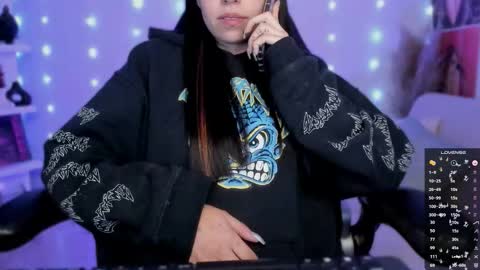 Snapshot of saraadesire chatting on November 29, 2:36 am Sara online show from November 29, 2:36 am