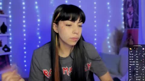 Snapshot of saraadesire chatting on December 2, 11:11 pm Sara online show from December 2, 11:11 pm