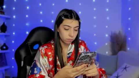 Snapshot of saraadesire chatting on December 3, 9:24 pm Sara online show from December 3, 9:24 pm