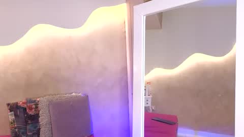 saraaguzman online show from February 5, 1:49 pm