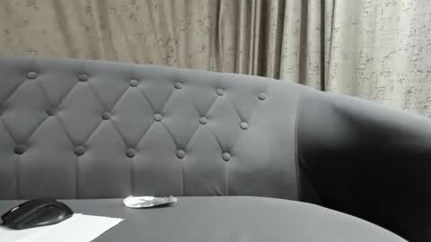 Queen Ssaraah online show from April 15, 6:59 pm