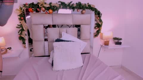 Snapshot of saraandstiven chatting on December 23, 7:17 am Sara And Stiven online show from December 23, 7:17 am