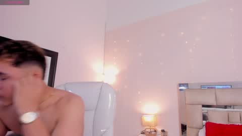 Snapshot of saraandstiven chatting on February 8, 8:09 am Sara And Stiven online show from February 8, 8:09 am