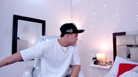 Snapshot of saraandstiven chatting on March 7, 3:19 am Sara And Stiven online show from March 7, 3:19 am