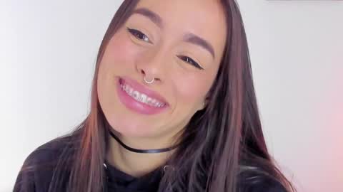 Sara online show from December 7, 4:14 pm