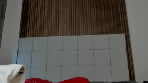   online show from March 6, 10:09 am