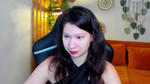 Snapshot of saradenars chatting on November 5, 5:29 am SaraDenars online show from November 5, 5:29 am