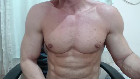 saradorj92 online show from September 18, 2:13 am