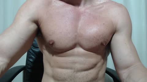 saradorj92 online show from March 29, 12:43 am