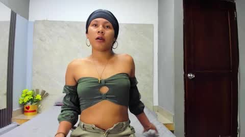 Snapshot of sarah__19 chatting on November 1, 11:56 am Sarah online show from November 1, 11:56 am