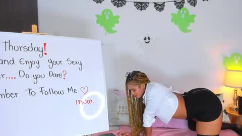 Snapshot of sarah__cinnamon chatting on October 30, 7:58 pm sarah cinnamon online show from October 30, 7:58 pm