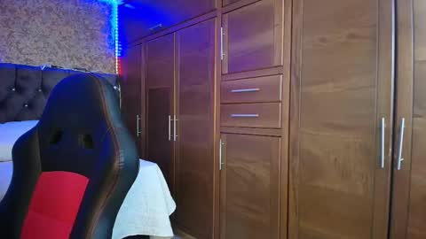 Sarah  online show from February 12, 12:00 pm