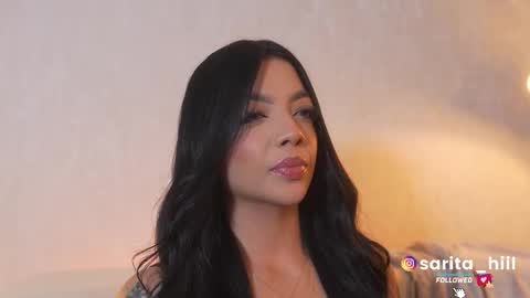 Snapshot of sarah_hiill chatting on December 2, 10:05 pm online show from December 2, 10:05 pm