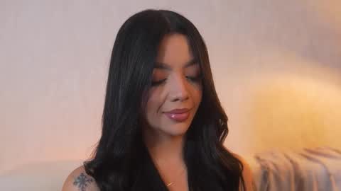 Snapshot of sarah_hiill chatting on December 3, 9:35 pm online show from December 3, 9:35 pm